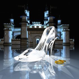 お城の前に置かれたガラスの靴